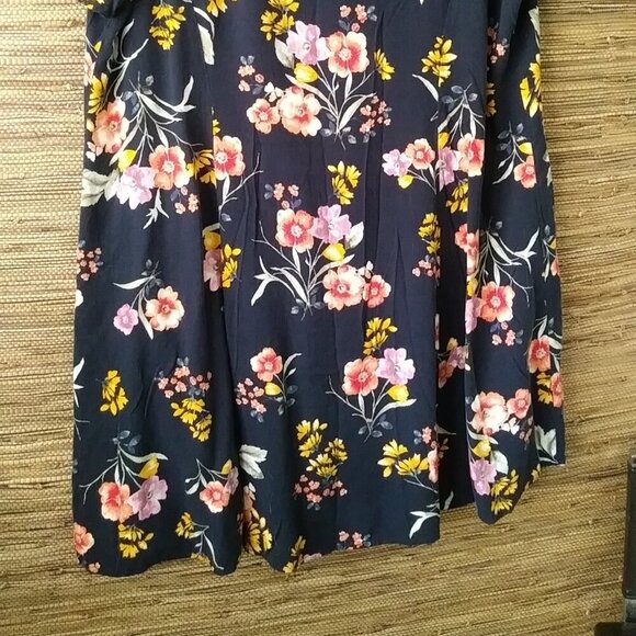 🌸 Forever 21+ Floral Button-Front Navy Mini Dress – Size 2X - Plus Size - Picture 8 of 9